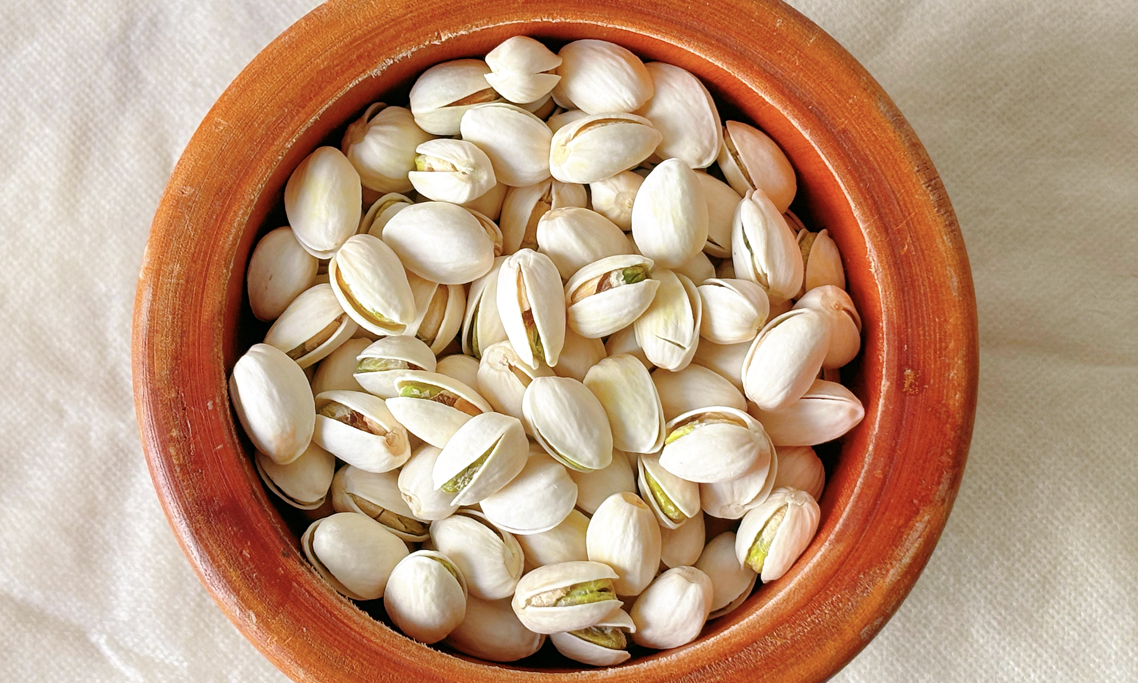 Benefits of eating a handful of pistachios daily