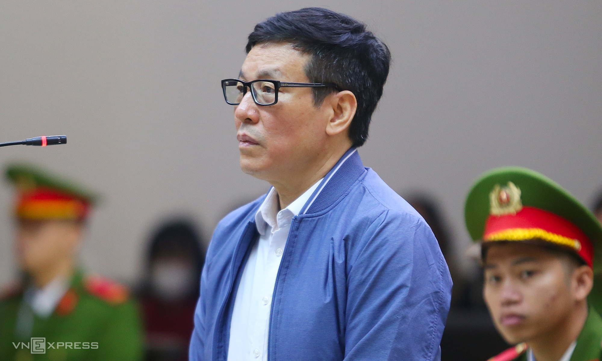 Former Vinh Phuc chairman Le Duy Thanh receives 21,3 billion VND and 330,000 USD back