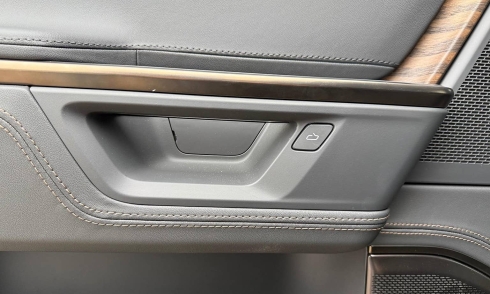 US tightens emergency car door release regulations