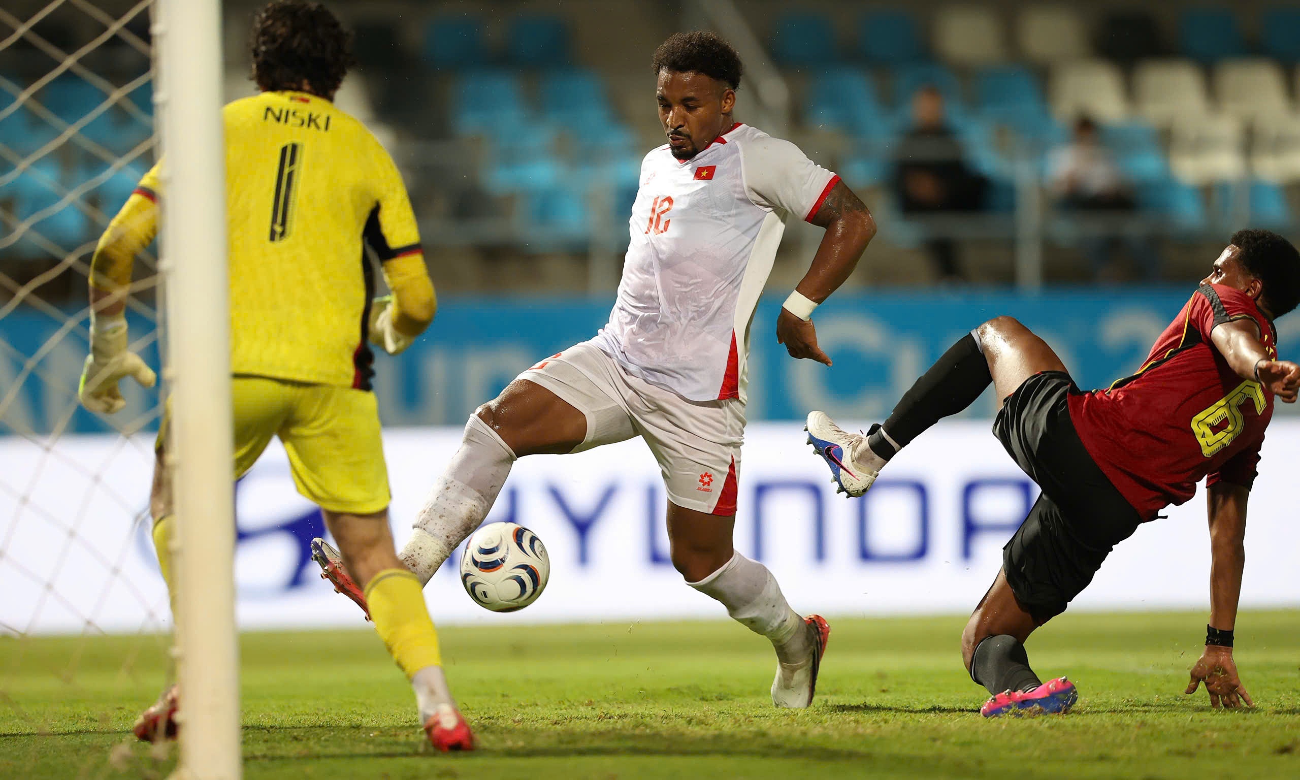 Singapore coach: '7-0 victory inflates Vietnam's strength'