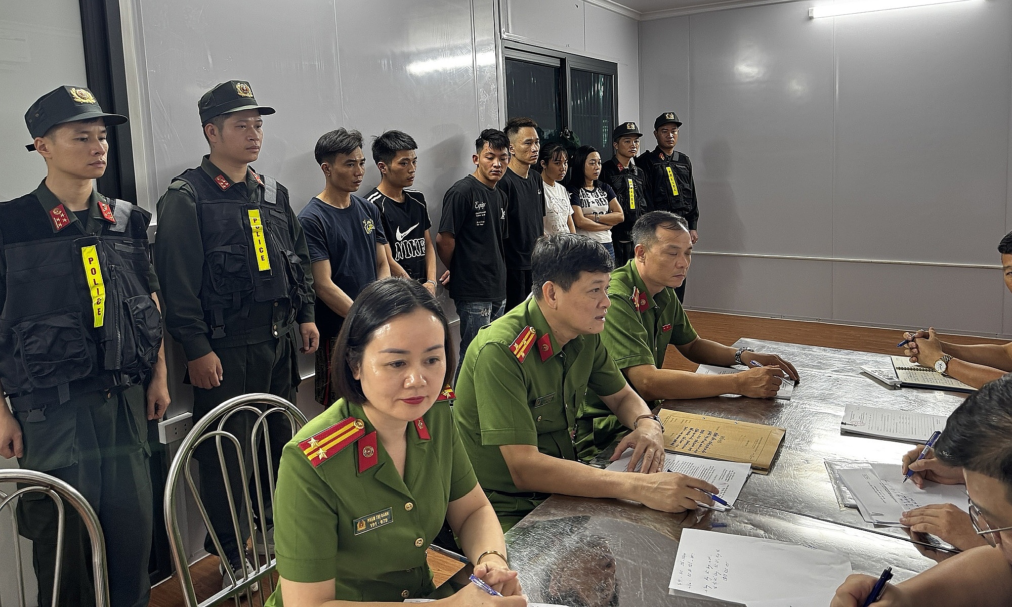 Smuggling ring worth nearly 1,000 billion Vietnamese dong exposed after cross-border seafood case