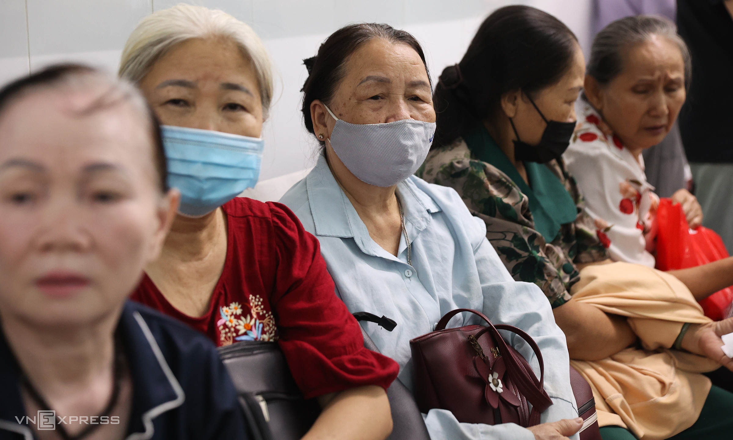Ho Chi Minh City provides free health check-ups to over 263,000 people in one week