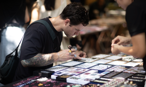 Unique gemstone fair thrives in the heart of Hanoi