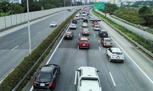 Debate rages over proposal for 'left lane on expressways for passing only'