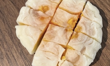 A sticky rice cake contains calories equivalent to 5-6 bowls of rice