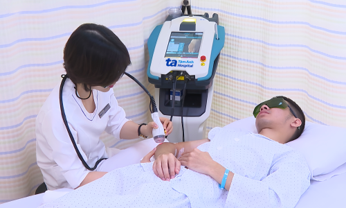 Surgery corrects 16-year-old crooked elbow