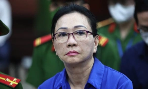 Truong My Lan's diamond jewelry set to be auctioned