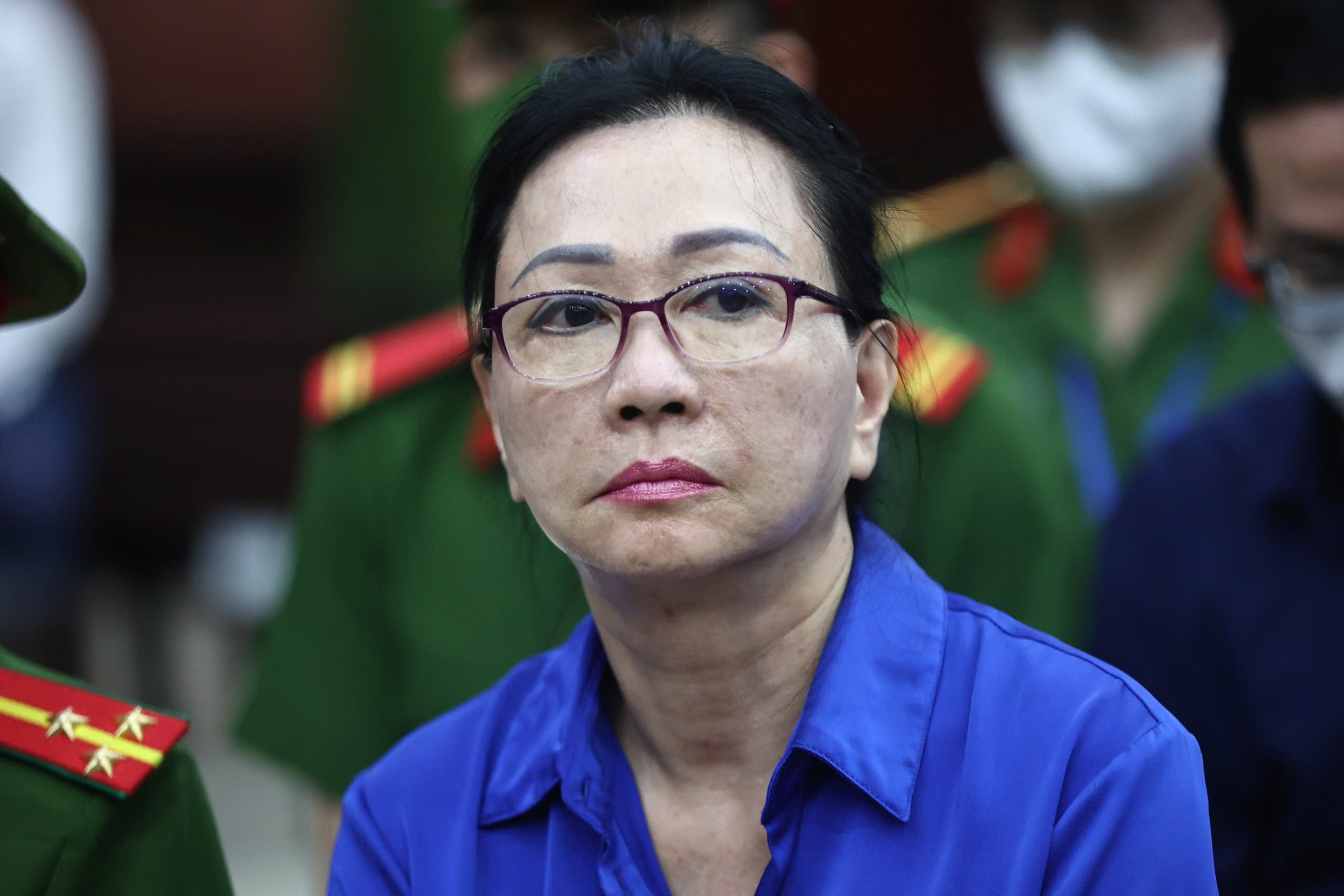Truong My Lan's diamond jewelry set to be auctioned