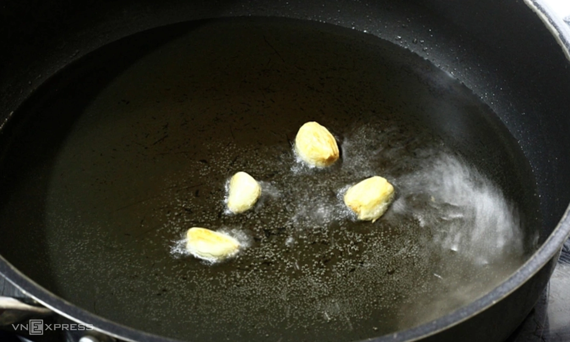 Experts warn of common cooking oil mistakes that can generate toxins