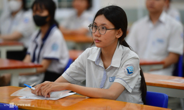Unified high school graduation exam expected on computers and paper
