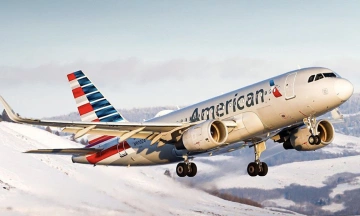 Strange oven smell causes flight attendants to suffer gas poisoning mid-flight
