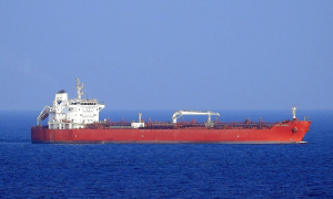 Houthi launches ballistic missile at Saudi oil tanker