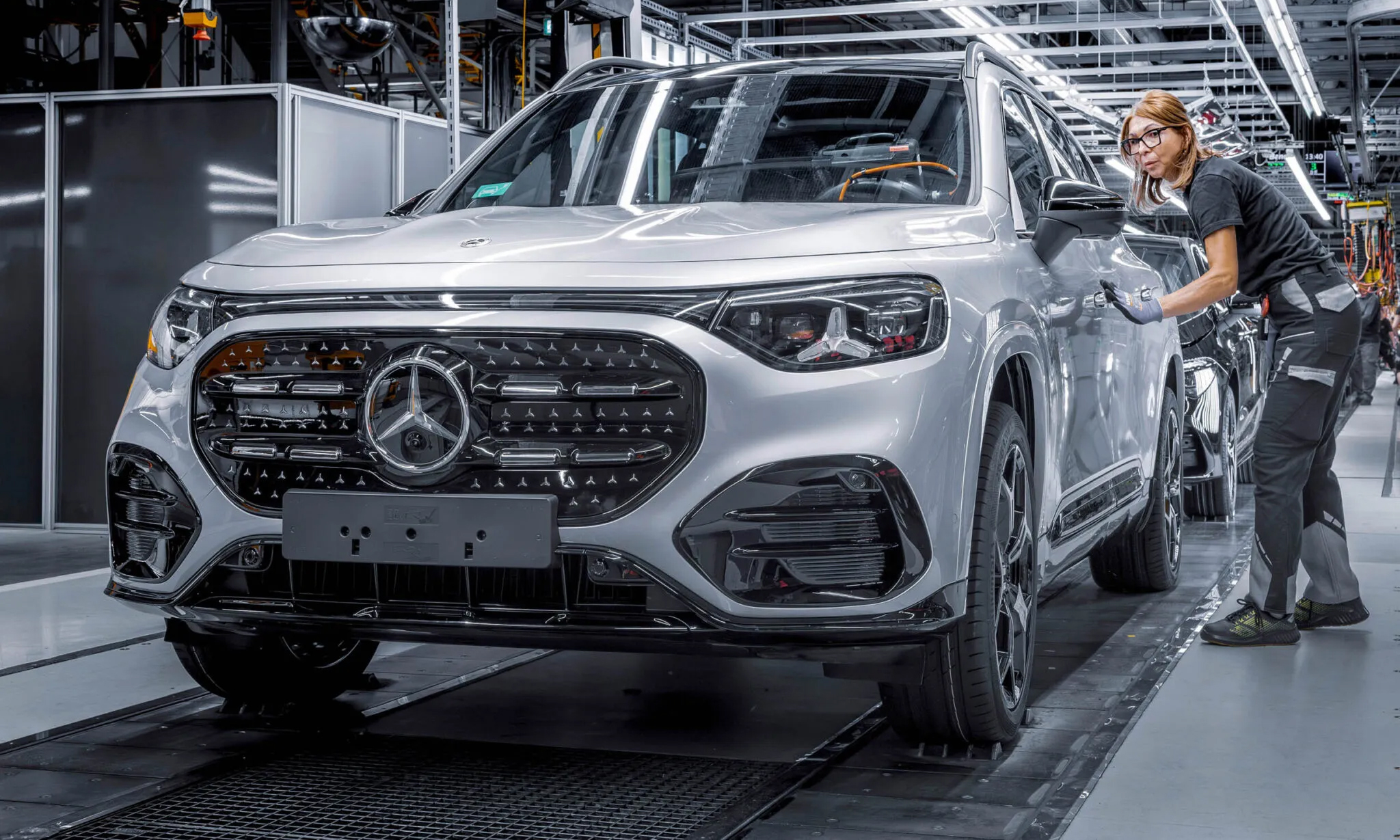 Expensive German car production pushes Mercedes to other countries