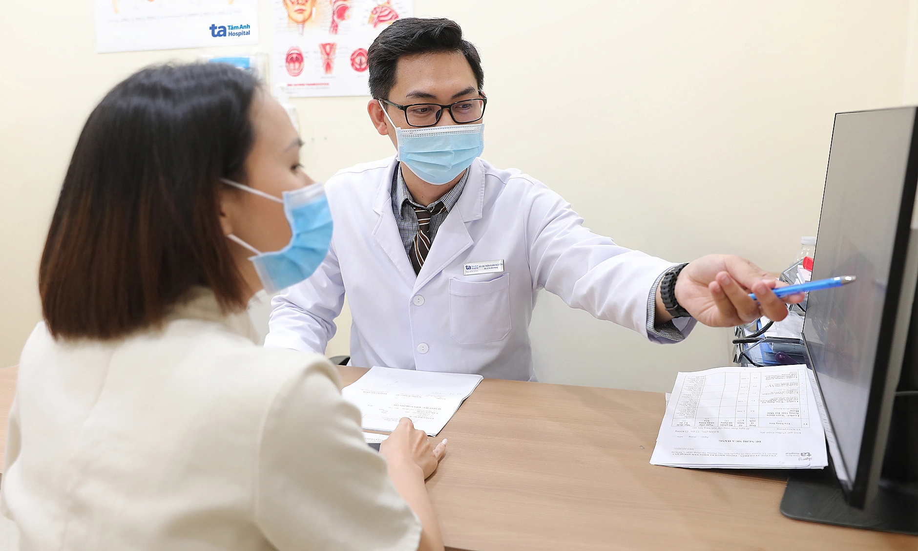 Are ear blisters a sign of shingles?