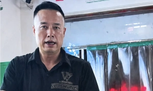 Barbecue stall owner gains popularity due to resemblance to Elon Musk