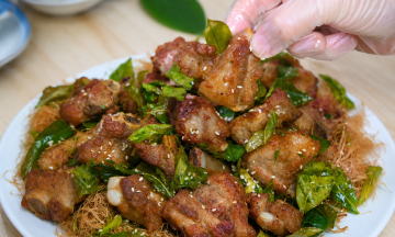 A 2-minute trick for crispy, tender, and sweet fermented tofu ribs with lime leaves