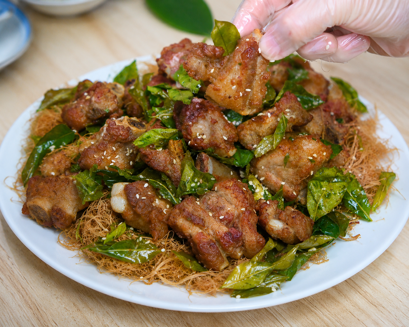 A 2-minute trick for crispy, tender, and sweet fermented tofu ribs with lime leaves