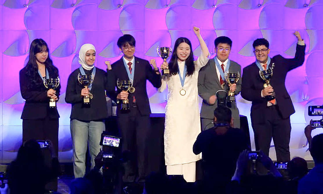Vietnamese student wins world Microsoft Excel championship
