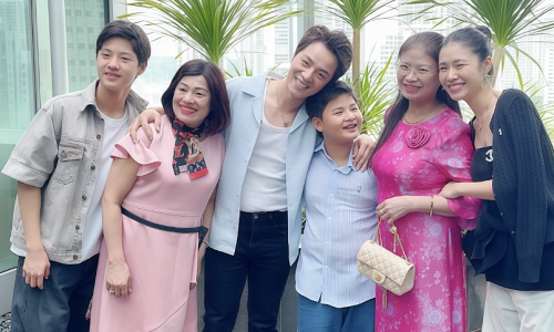 Singer Dang Khoi's 14-year cancer journey with two mothers