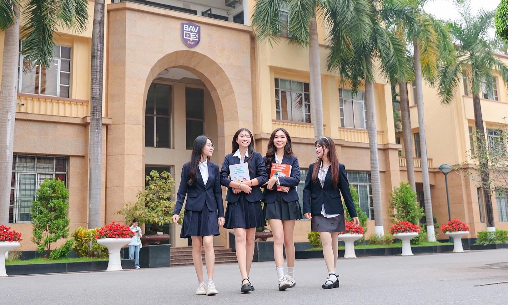 Record-high applications for Banking Academy