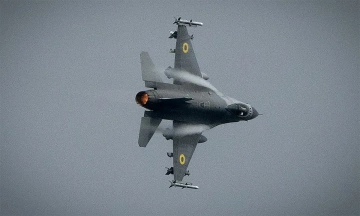 Ukraine F-16 fighter jet crashes while intercepting Russian target
