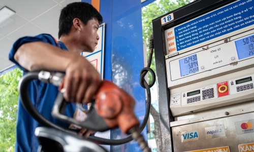 E10 RON 95-III gasoline prices continue to rise