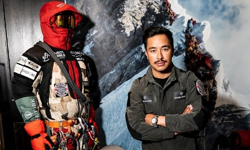 Conqueror of the world's 14 highest peaks missing
