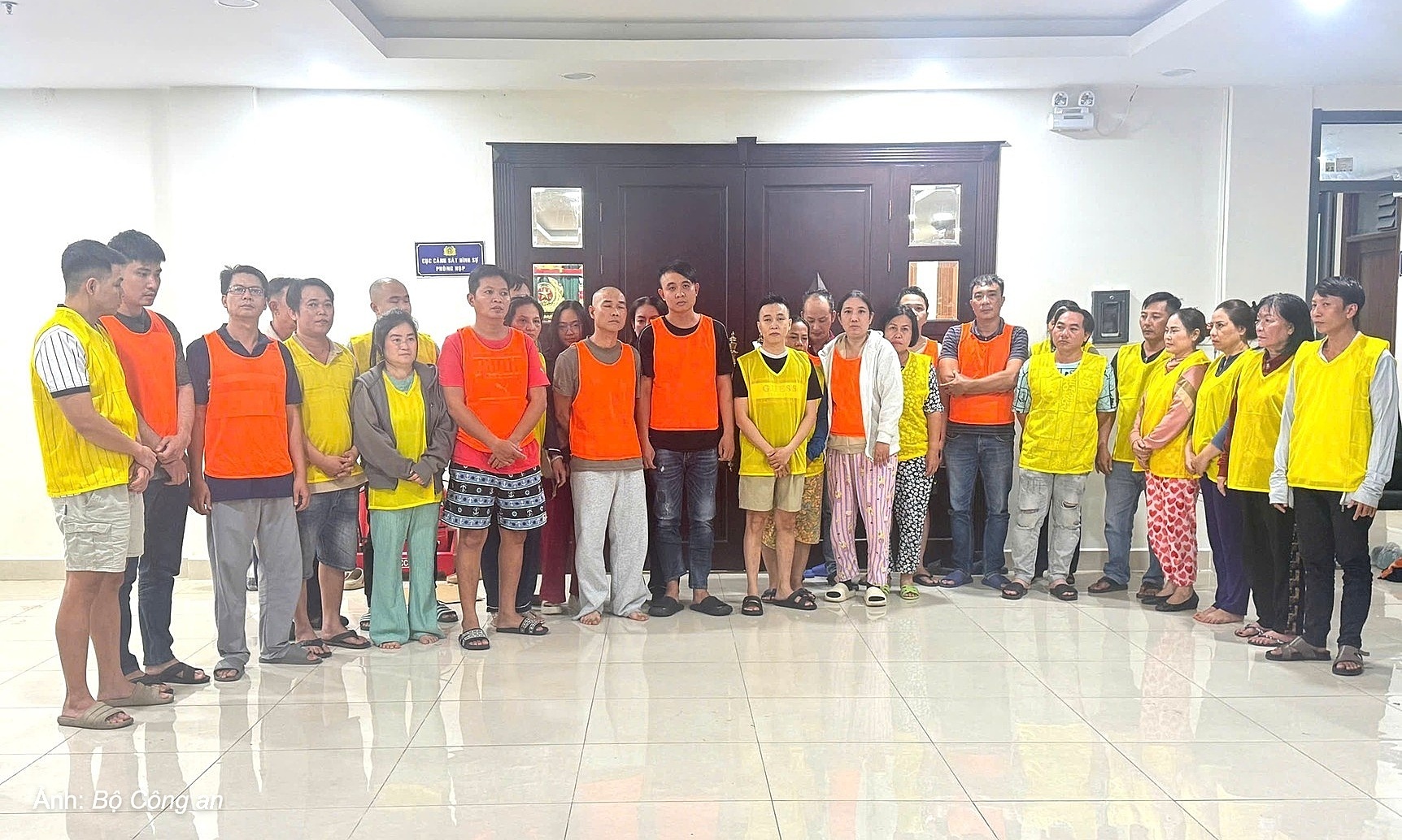 Police raid 11 locations, dismantle betting ring