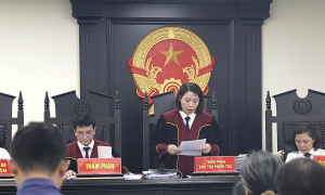 Court acknowledges two customs officials received bribes but performed their duties correctly