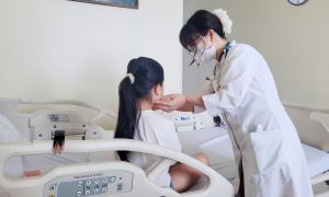 A 7-year-old girl contracts mumps from her father