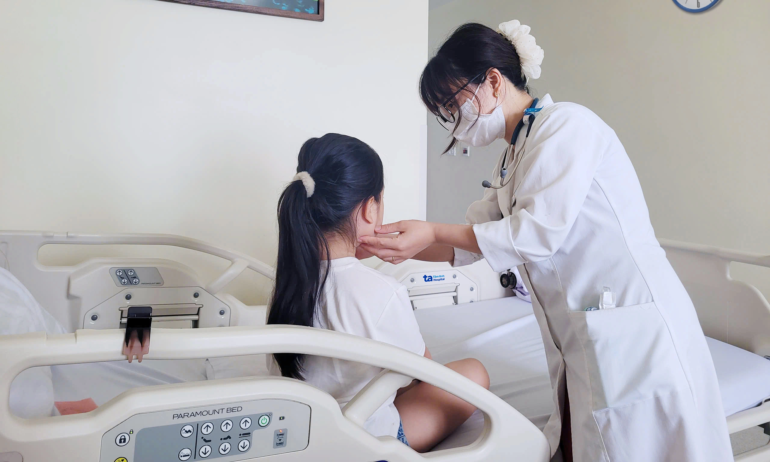 A 7-year-old girl contracts mumps from her father