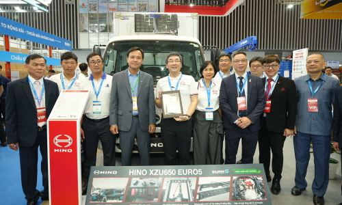 Hino and Truong Long's transportation solution ecosystem