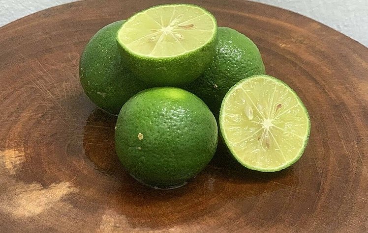 Three optimal times to drink lemon water