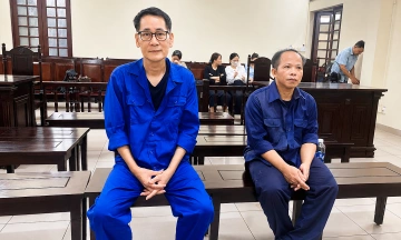 Prosecutor seeks 7-8 year sentence for director Le Minh, court returns case file