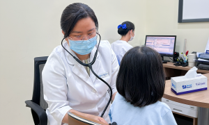 Signs of severe diarrhea in children requiring medical attention