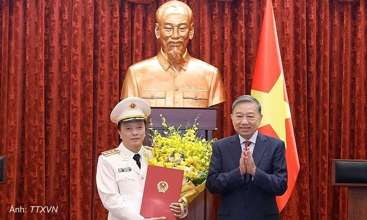 Deputy Minister of Public Security Dang Hong Duc promoted to senior lieutenant general