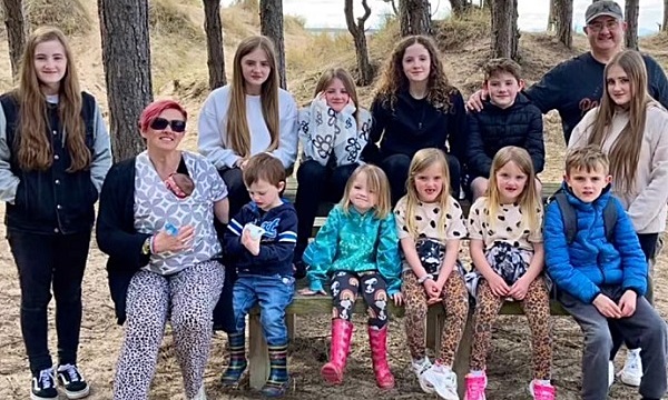 Life of scotland's largest family with 12 children