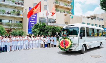 Bach Mai medical staff bid farewell to 'titan' of emergency resuscitation Vu Van Dinh