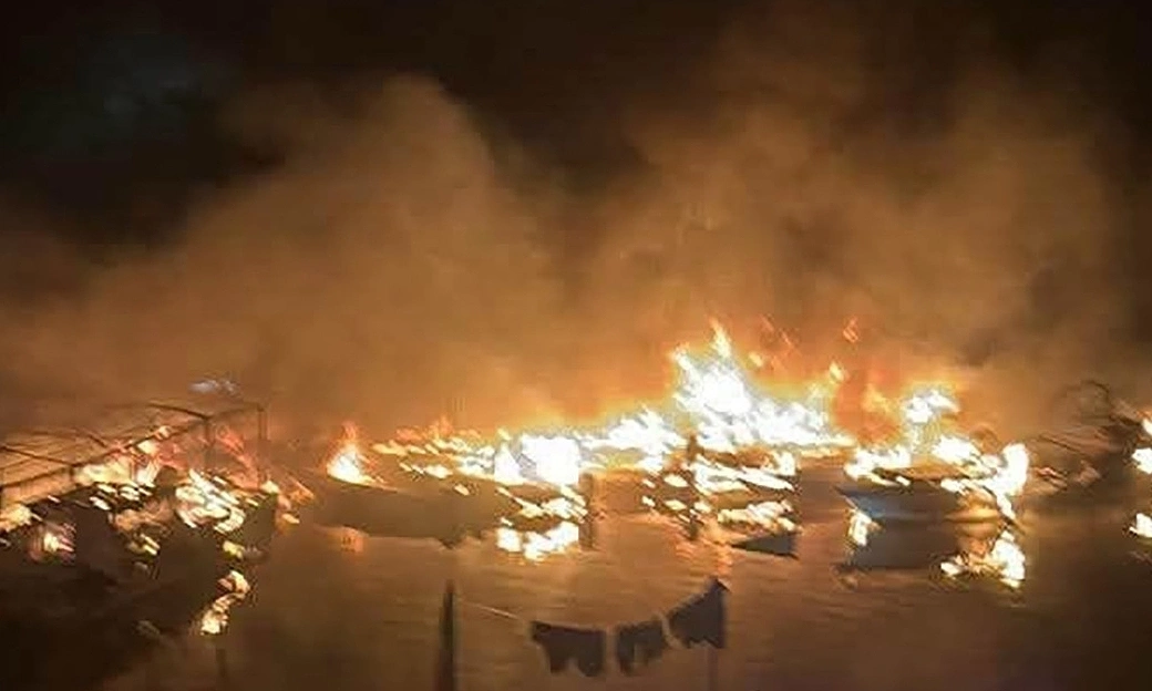 19 motorboats destroyed in overnight fire in Quang Ninh