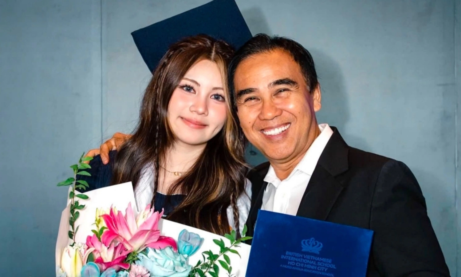 Actor Quyen Linh's youngest daughter celebrates her 18th birthday