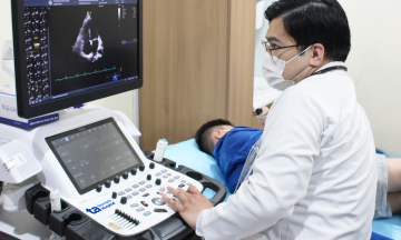 Does congenital heart disease reduce lifespan in children?