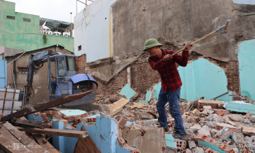 Houses demolished to expand vital road connecting Ho Chi Minh City - Tay Ninh
