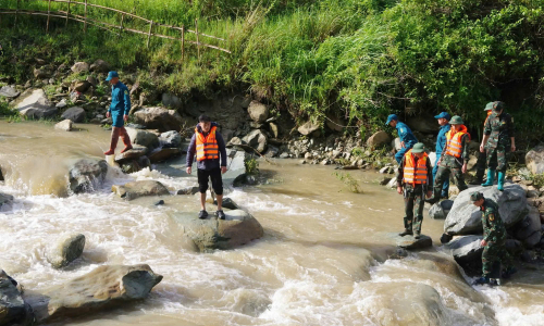 Three children dead from flash flood in Son La