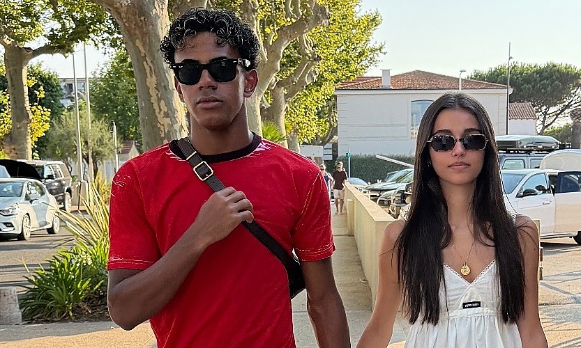 Yamal and girlfriend's vacation outfits
