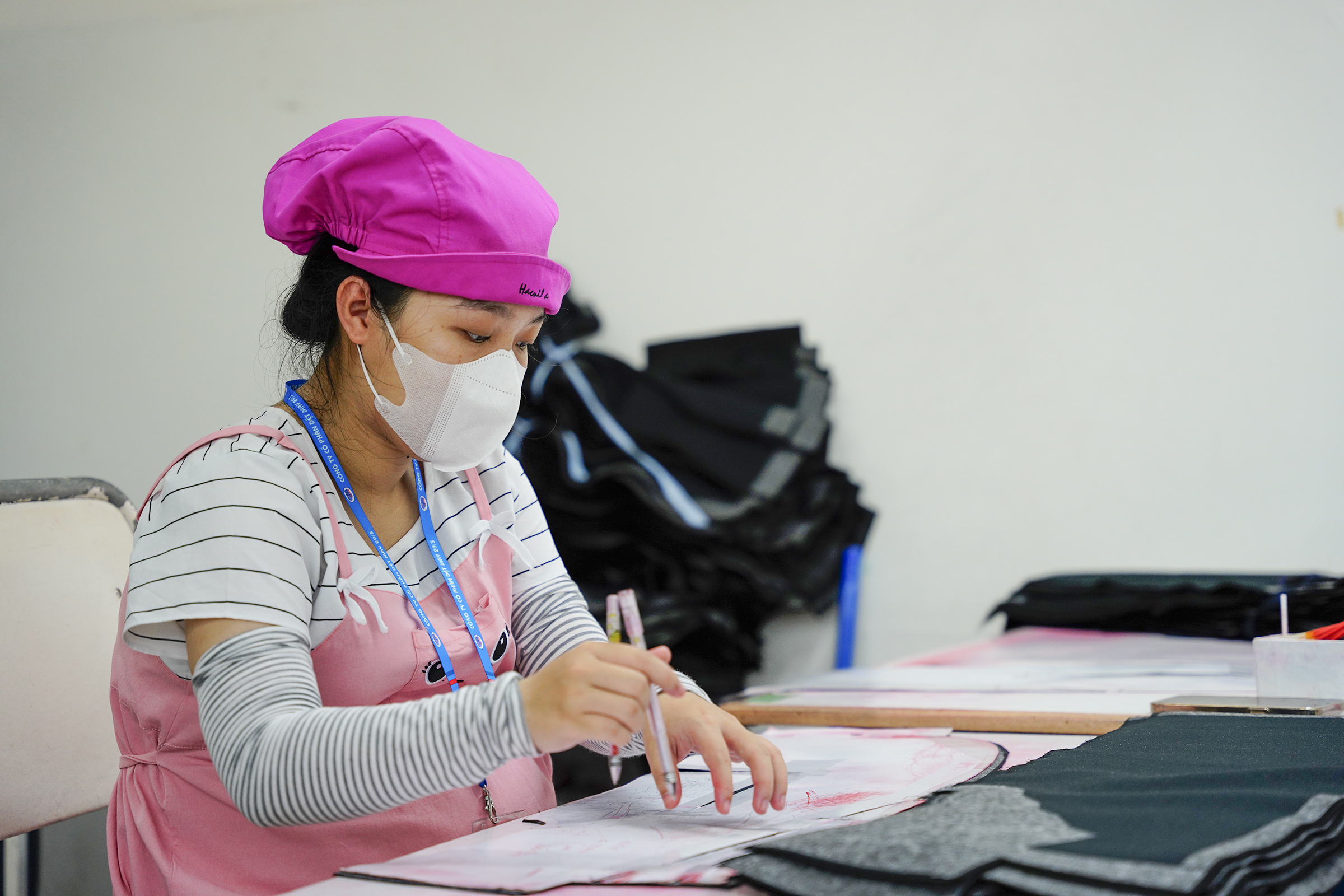Fines up to 75 million VND for employers failing to provide regular health checks for workers