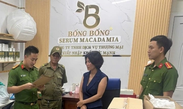 Wanted, female director undergoes facial plastic surgery, flees for 9 years