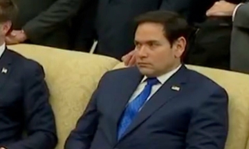 US Secretary of State speaks for the first time about 'sulking' White House photo