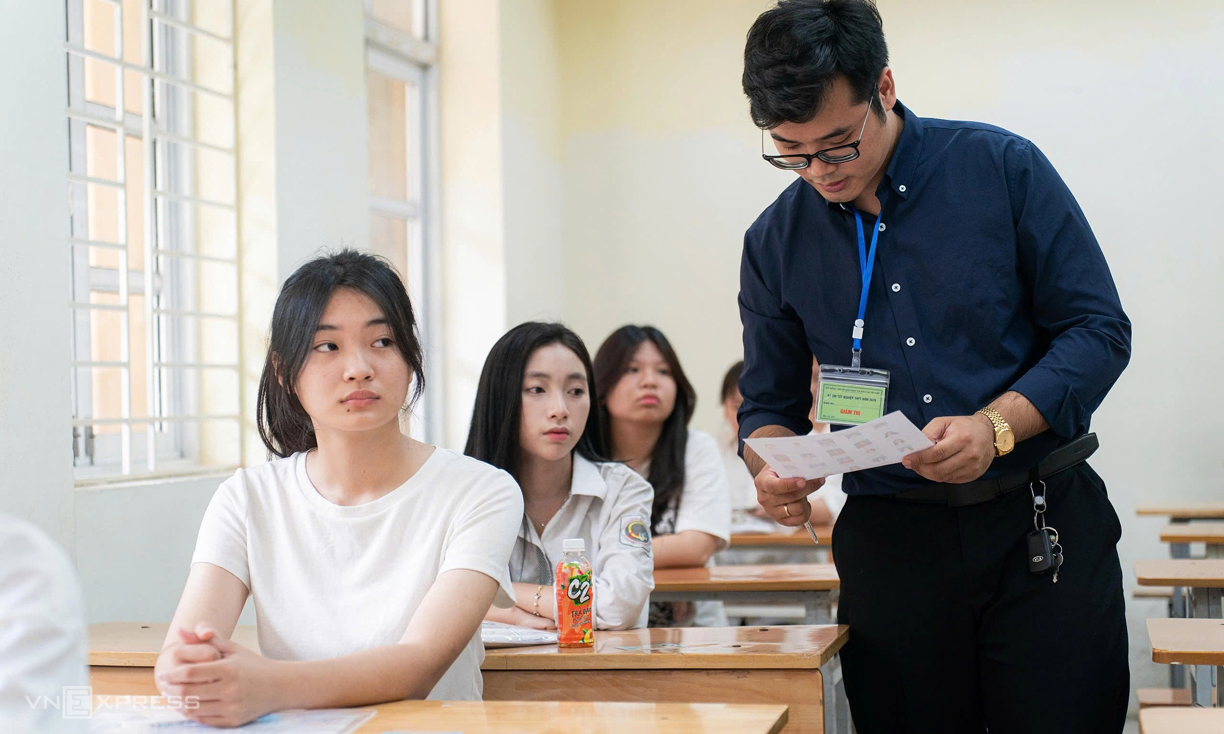 "Last-minute" data changes before first university admission screening round