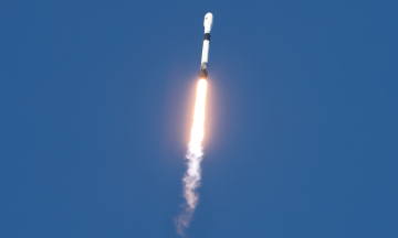 SpaceX still posts loss despite doubled revenue