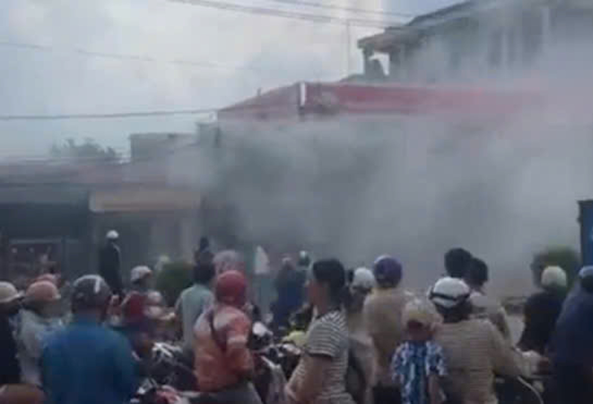 Fire at motorcycle parts store next to gas station